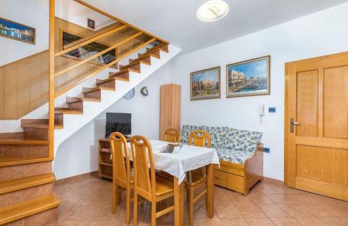 Cres Apartamento | Holiday Home near Beach in Croatia