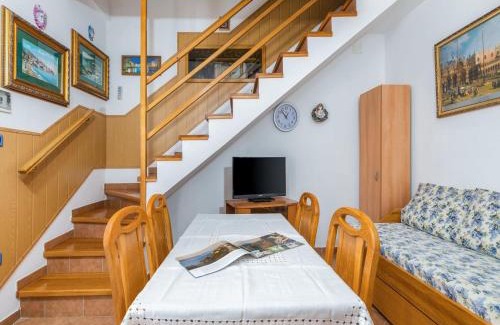 Cres Apartamento | Holiday Home near Beach in Croatia