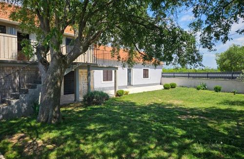 Drnis Casa | Holiday Home Nena