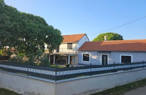 Drnis Casa | Holiday Home Nena