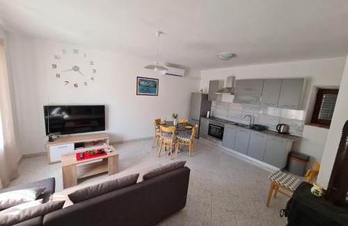 Drnis Casa | Holiday Home Nena