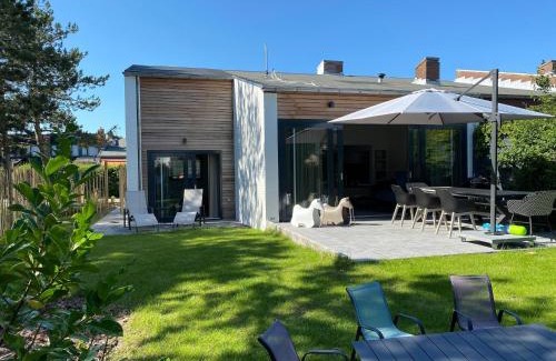 Nieuwvliet Casa | Holiday Home Nieuwvliet near Beach