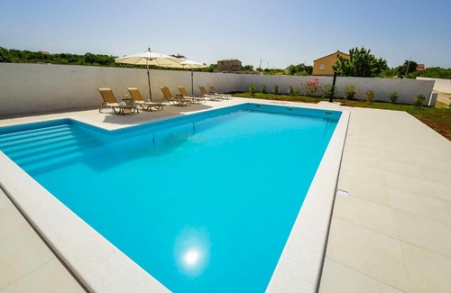 Visocane Casa | Holiday Home Nisa by Interhome
