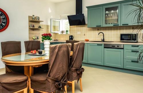 Visocane Casa | Holiday Home Nisa by Interhome