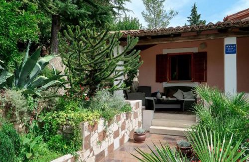 Rasa Casa | Holiday Home Noel by Interhome