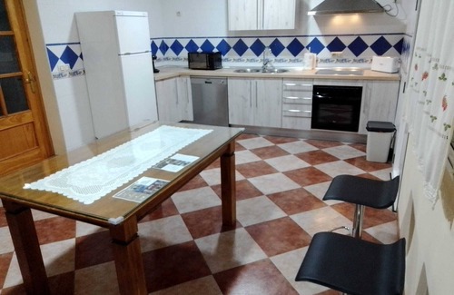 Santa Elena Casa | Casa de vacaciones Nuevas Poblaciones con vistas a la montaña, piscina y Wi-Fi
