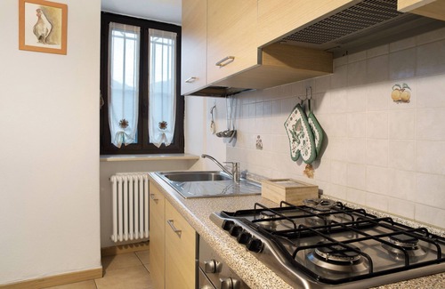 Ardenno Casa | Casa de vacaciones 'Oasi Alpina' con vistas a la montaña, jardín privado y balcón