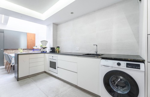 Aiora Casa | Casa de vacaciones 'Oasis De Valencia' con terraza privada, Wi-Fi y aire acondicionado