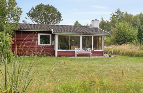 Faarevejle Casa | Holiday home on adventurous plot near beach