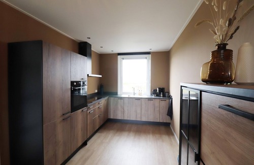 Leons Casa | Holiday home on the Frisian water with terrace