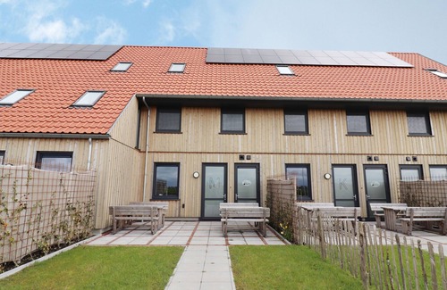 Leons Casa | Holiday home on the Frisian water with terrace