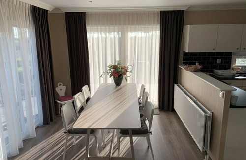 Lathum Casa | Holiday Home on the Recreational Lake