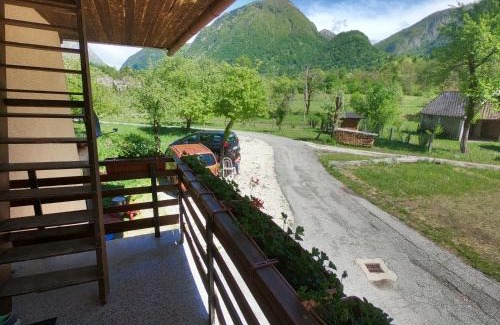 Cezsoca Casa | Holiday Home Over The River
