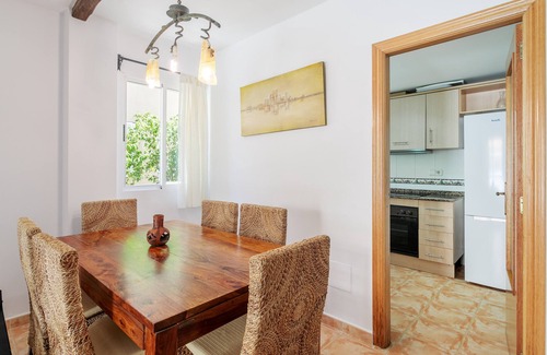 Monte Faro Casa | Casa de vacaciones 'Preciosa Vivienda Unifamiliar' con vistas a la montaña, piscina y Wi-Fi