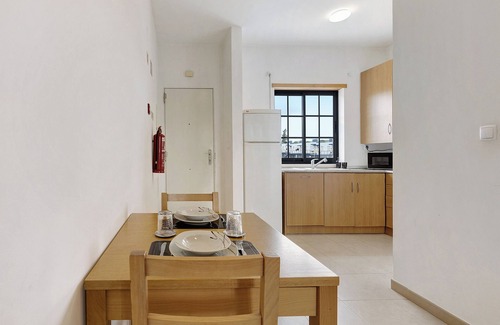 Quinta do Anjo Apartamento | Casa de vacaciones "Palmela Village" con piscina compartida, balcón y Wi-Fi