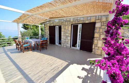 Rogac Casa | Holiday Home Parunov by Interhome