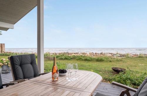 Udsholt Casa | Holiday Home Pascal - 25m from the sea by Interhome