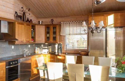 Tahkovuori Casa | Holiday Home Peikonpesä by Interhome