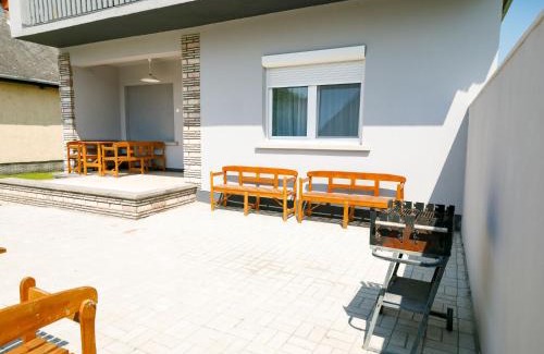 Balatonfenyves Casa | Holiday Home Pioneer by Interhome