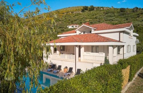Zrnovnica Villa | Holiday Home Plasa