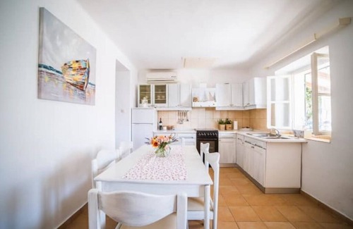 Potomje Casa | Holiday Home Potocinarka - Two Bedroom Holiday Home with Terrace