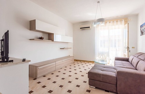 Torre Mozza Casa | Holiday Home 'Primo Piano Vista Mare' with Private Terrace and Air Conditioning