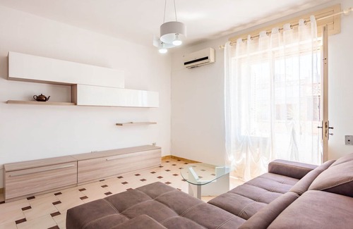 Torre Mozza Casa | Holiday Home 'Primo Piano Vista Mare' with Private Terrace and Air Conditioning