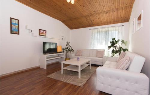 Vinkuran Casa | Holiday Home Pula 23 With Outdoor Swimmingpool