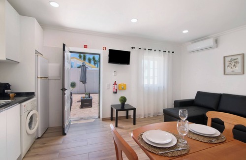 Luz de Tavira Casa | Casa de vacaciones 'Quinta Alegre Tavira T1' con piscina compartida, Wi-Fi y aire acondicionado.