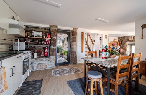 Celorico de Basto Casa | Casa de Vacaciones 'Real De Cima' con Vista a la Montaña, Wi-Fi y Aire Acondicionado