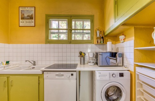 Fourques Casa | Casa de vacaciones 'Réattu' con piscina compartida, Wi-Fi y aire acondicionado