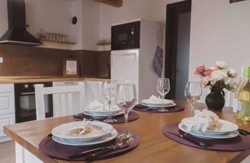 Nagyvazsony Casa | Casa vacacional casa de campo recientemente renovada con un panorama encantador