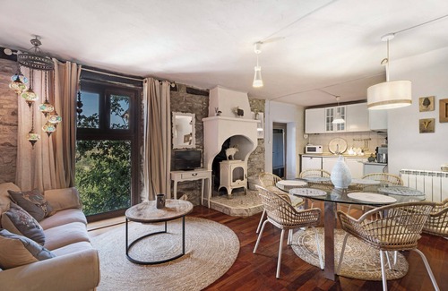 Caldearenas Casa | Casa de vacaciones 'Regalate Paz' con vistas a la montaña, piscina compartida y Wi-Fi