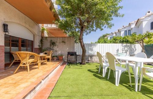 Torredembarra Casa | Holiday Home Residencial Port Lligat by Interhome