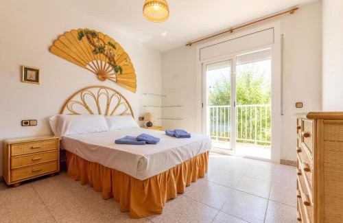 Torredembarra Casa | Holiday Home Residencial Port Lligat by Interhome