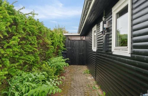 Hvidbjerg Strand Casa | Holiday Home Ritha - 175m from the sea by Interhome
