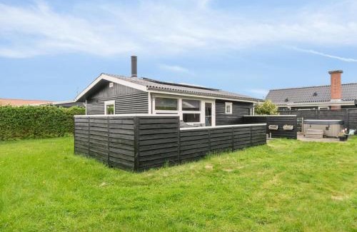Hvidbjerg Strand Casa | Holiday Home Ritha - 175m from the sea by Interhome