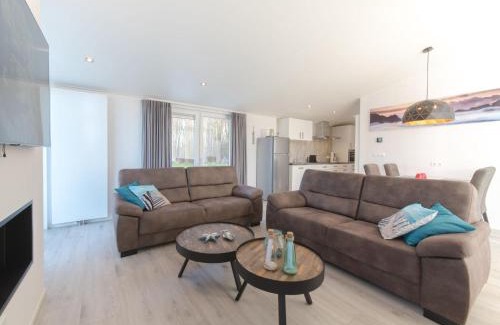 Wemeldinge Casa | Holiday Home Ruisweg 103 by Interhome
