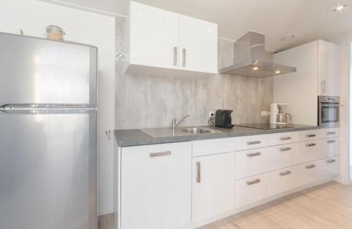 Wemeldinge Casa | Holiday Home Ruisweg 103 by Interhome