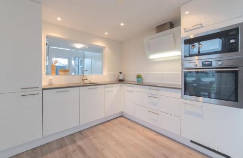 Wemeldinge Casa | Holiday Home Ruisweg 16 by Interhome