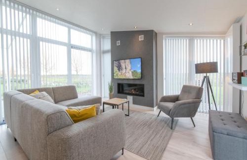 Wemeldinge Casa | Holiday Home Ruisweg 39 by Interhome