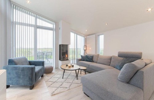Wemeldinge Casa | Holiday Home Ruisweg 45 by Interhome