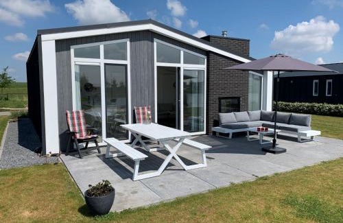 Wemeldinge Casa | Holiday Home Ruisweg 46 by Interhome