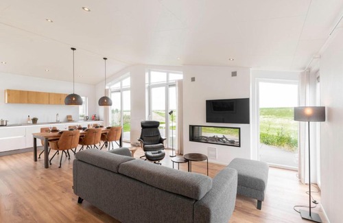 Wemeldinge Casa | Holiday Home Ruisweg 55 by Interhome