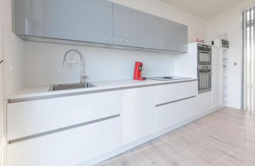 Wemeldinge Casa | Holiday Home Ruisweg 59 by Interhome