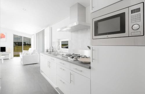 Wemeldinge Casa | Holiday Home Ruisweg 69 by Interhome
