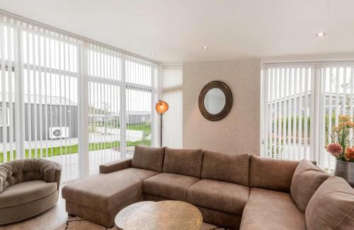 Wemeldinge Casa | Holiday Home Ruisweg 71 by Interhome