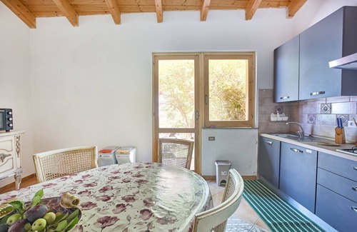 Gioiosa Marea Casa | Casa de vacaciones 'Rustico 'al Casale'' con vistas al mar, jardín compartido y Wi-Fi