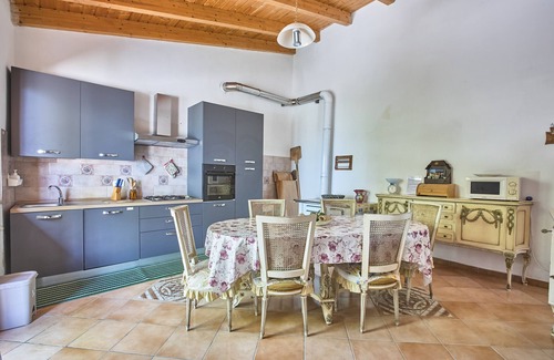 Gioiosa Marea Casa | Casa de vacaciones 'Rustico 'al Casale'' con vistas al mar, jardín compartido y Wi-Fi