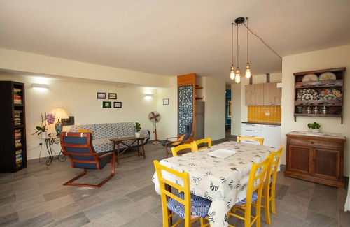 Siniscola Casa | Casa vacacional 'S'ena E Mammai' con vistas al mar, jardín, terraza y Wi-Fi